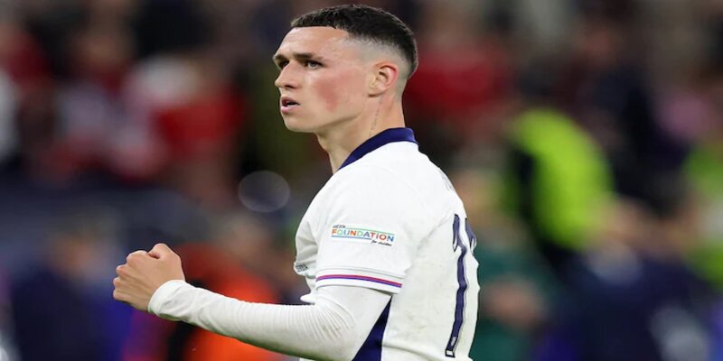 Giới thiệu tiểu sử của tiền vệ Phil Foden